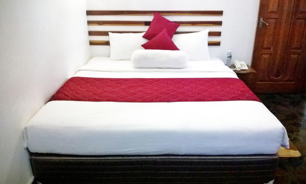 Saji-Sami Hotel Anuradhapura Exterior photo