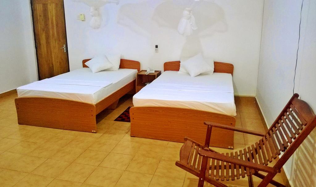 Saji-Sami Hotel Anuradhapura Exterior photo