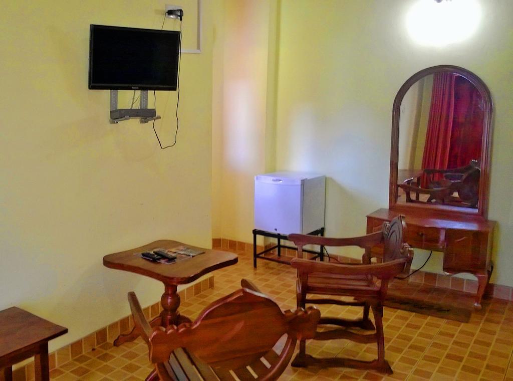 Saji-Sami Hotel Anuradhapura Exterior photo